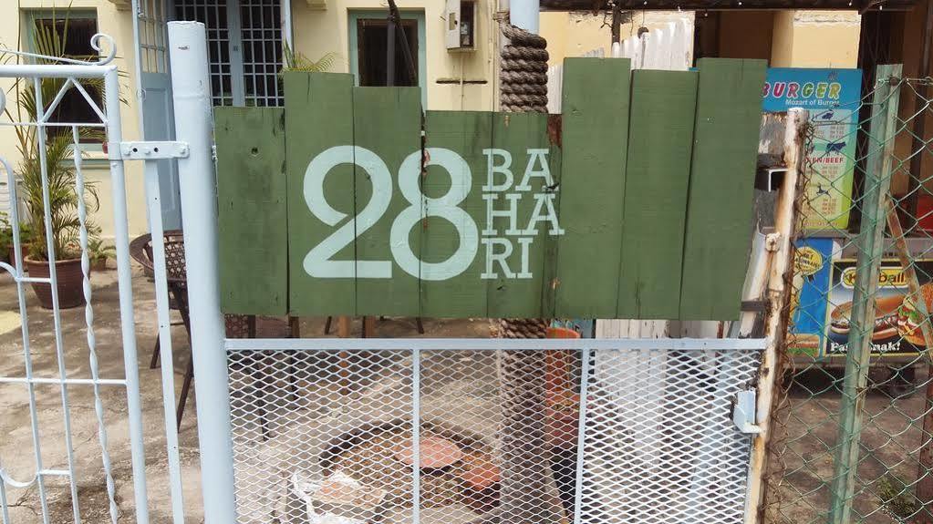 28 Bahari Hotel George Town Exterior photo